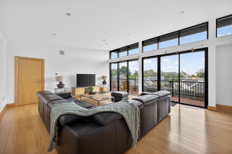 21 The Courtyard, Mill Village