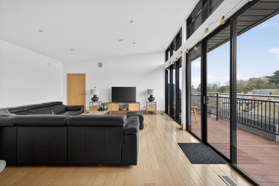 21 The Courtyard, Mill Village