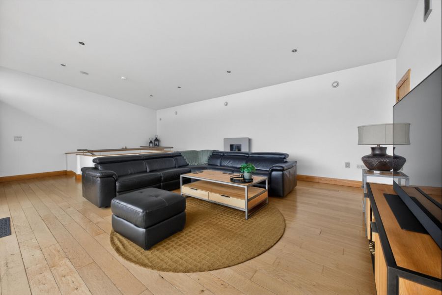 21 The Courtyard, Mill Village