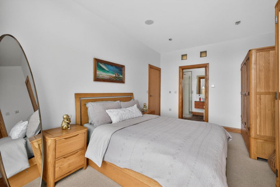 21 The Courtyard, Mill Village