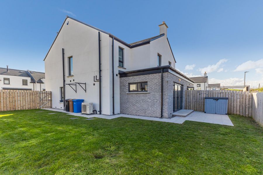 3 Whitehem Gardens
