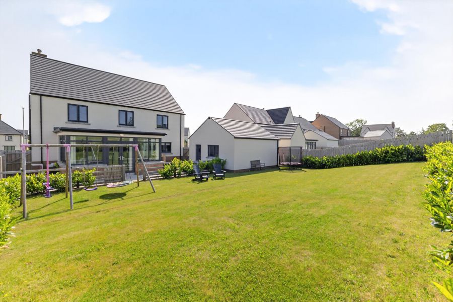 39 Ashgrove Walk