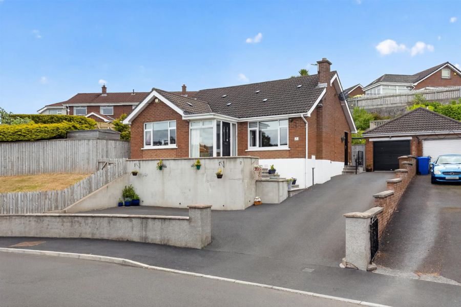 2 Dalton Drive