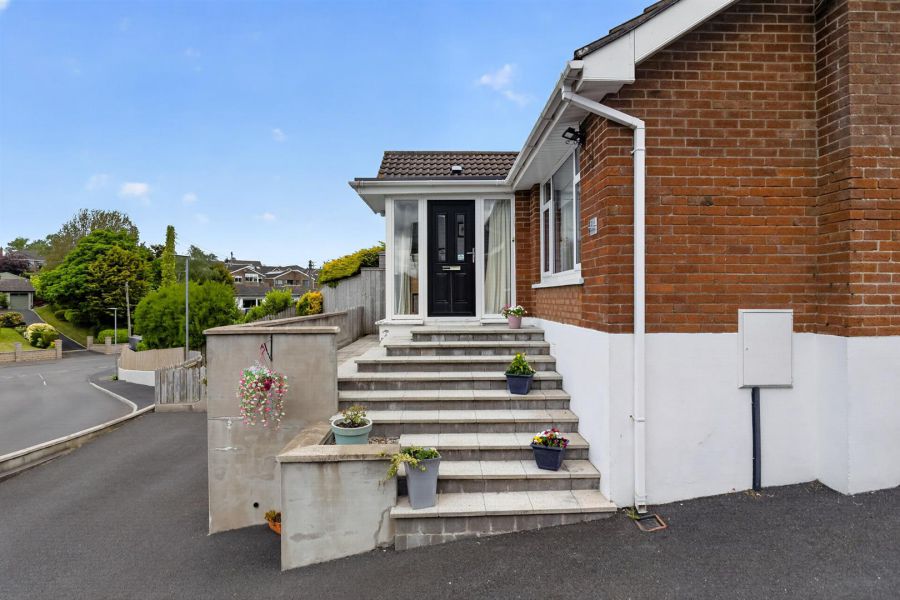 2 Dalton Drive