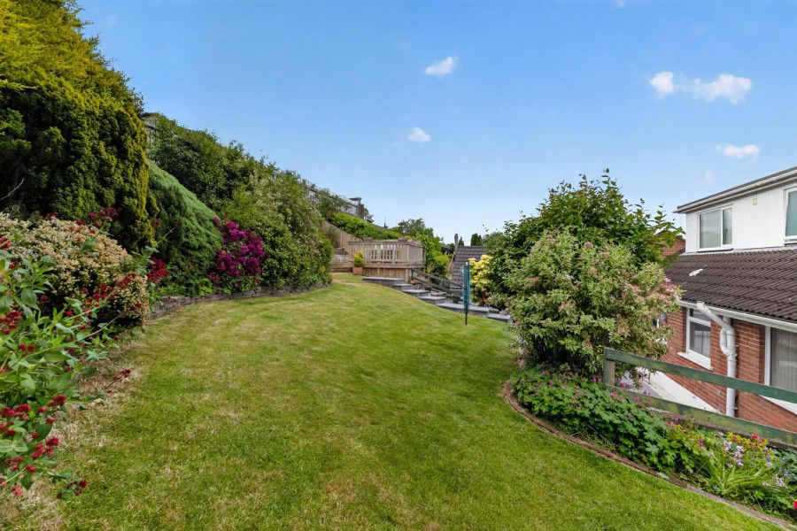 2 Dalton Drive
