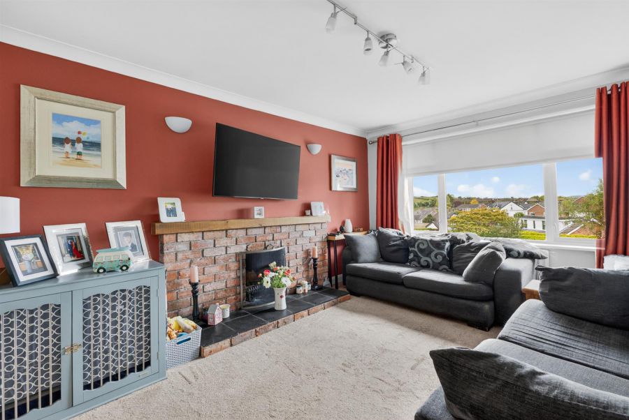 2 Dalton Drive