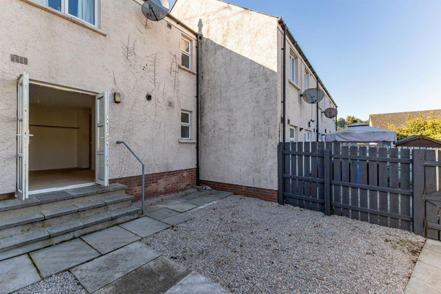 15 Spinners Court 15 Spinners Court