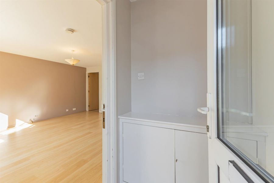 15 Spinners Court 15 Spinners Court