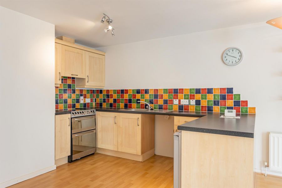 15 Spinners Court 15 Spinners Court