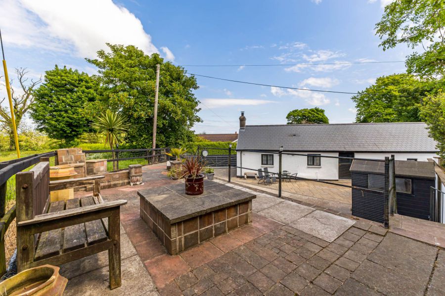 17a Monlough Road