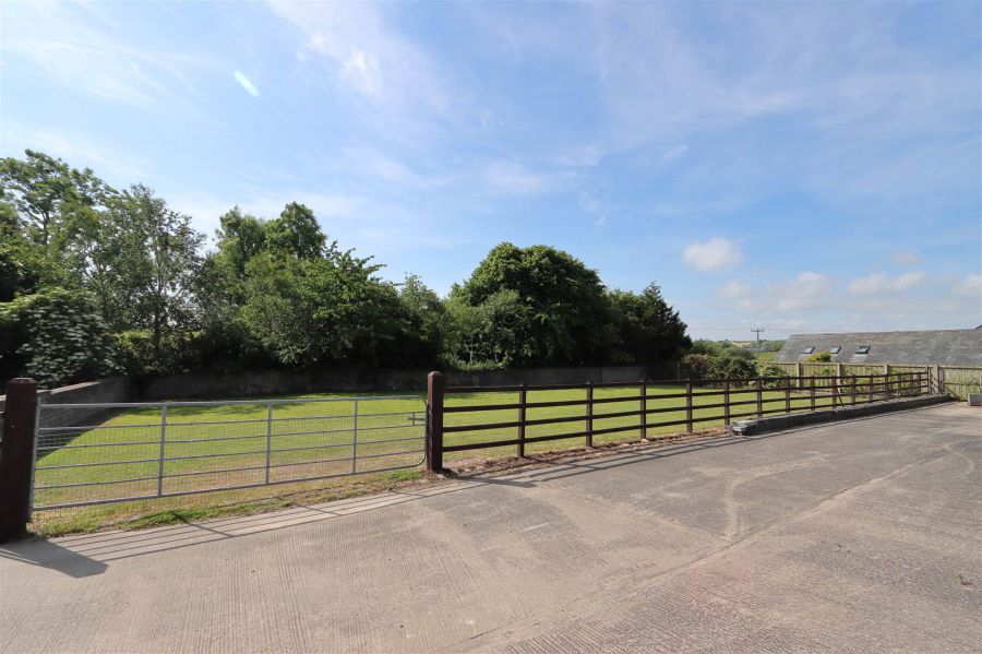 Ashmore, 17 Trench Road