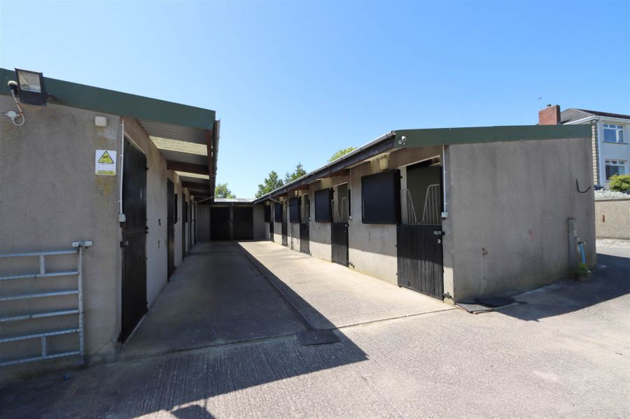 Ashmore, 17 Trench Road