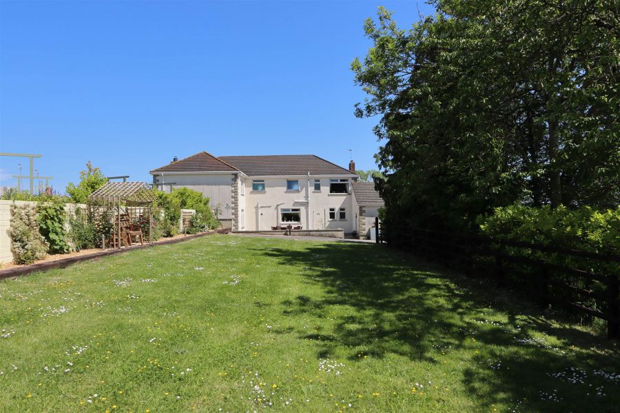 Ashmore, 17 Trench Road