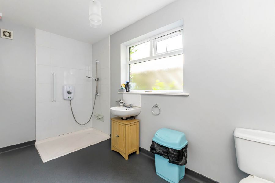 11 Dermott Green
