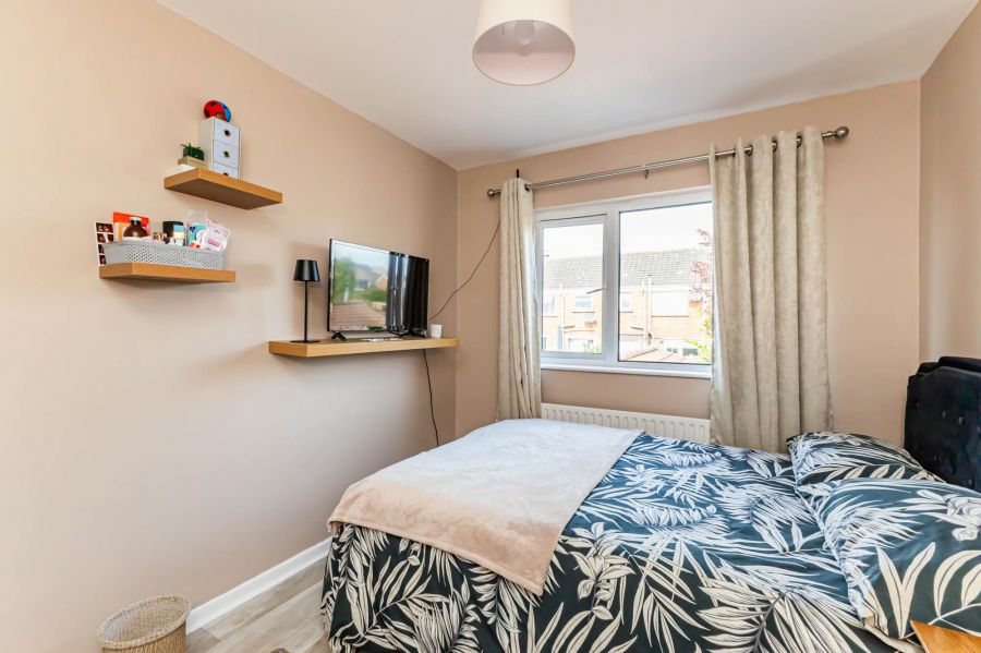 11 Dermott Green