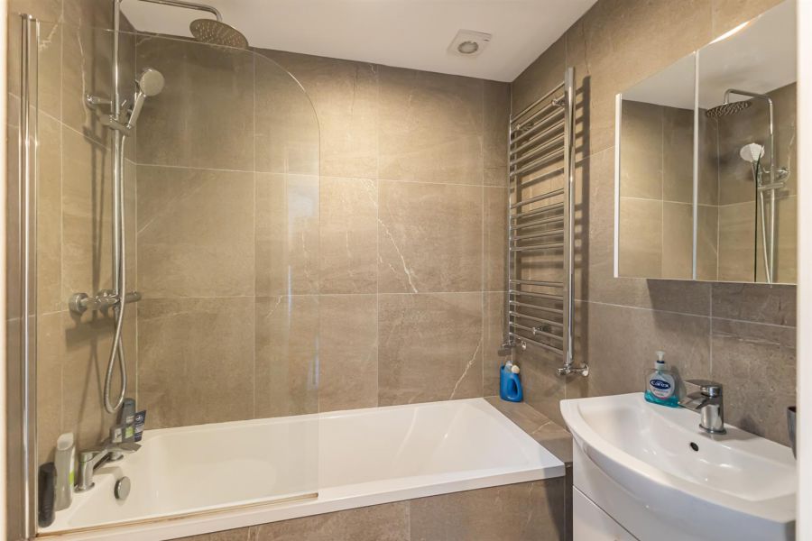 6 Lansdowne Crescent