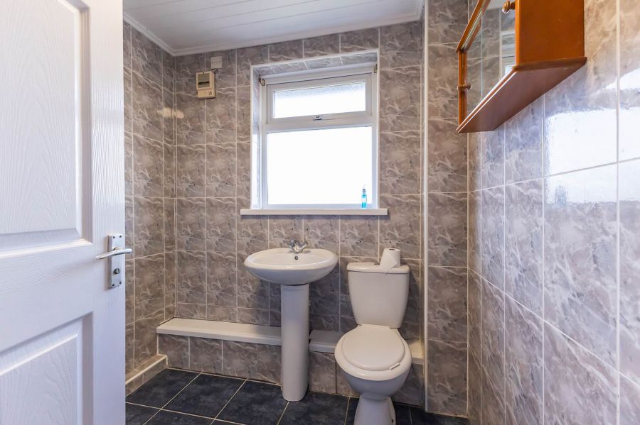 15b Straiddorn Green