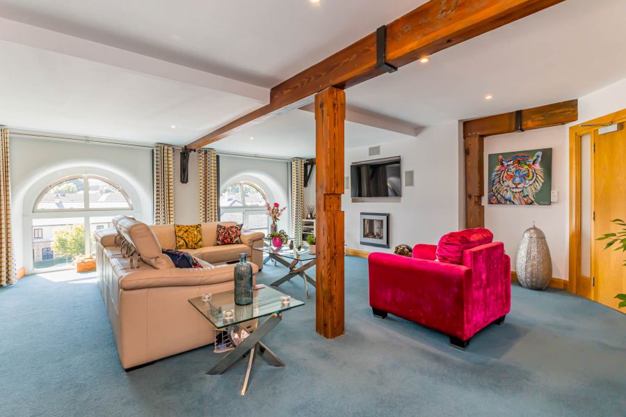 28 The Linen House