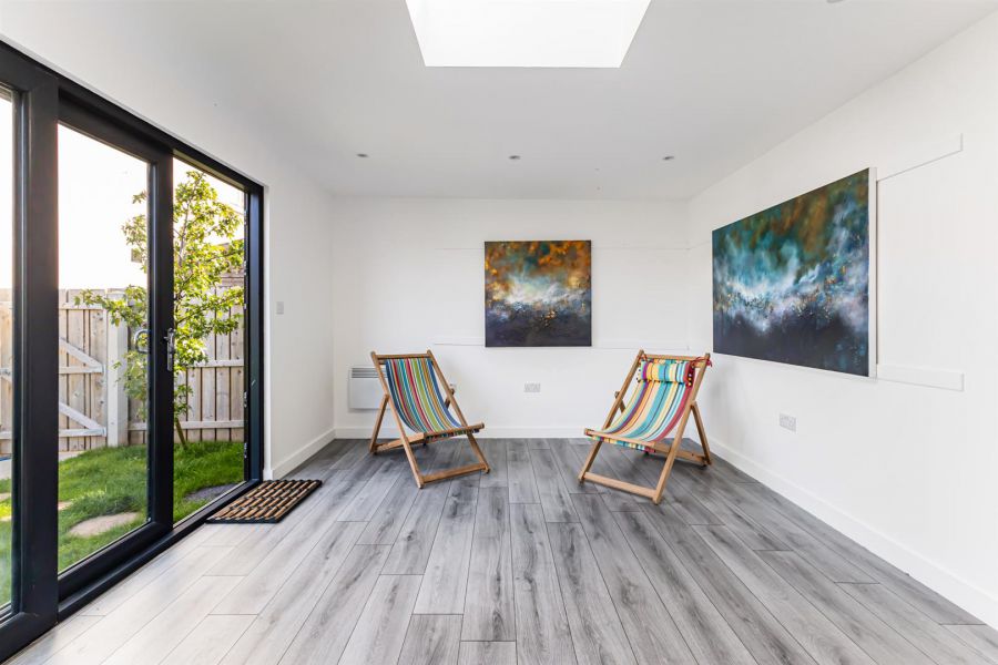  Kendrew, 49 Ashgrove Walk