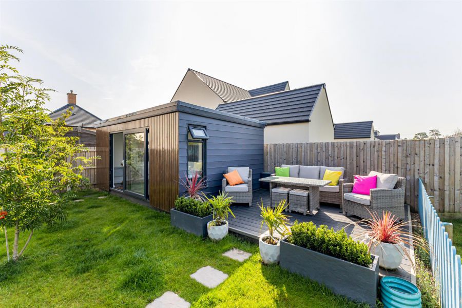  Kendrew, 49 Ashgrove Walk