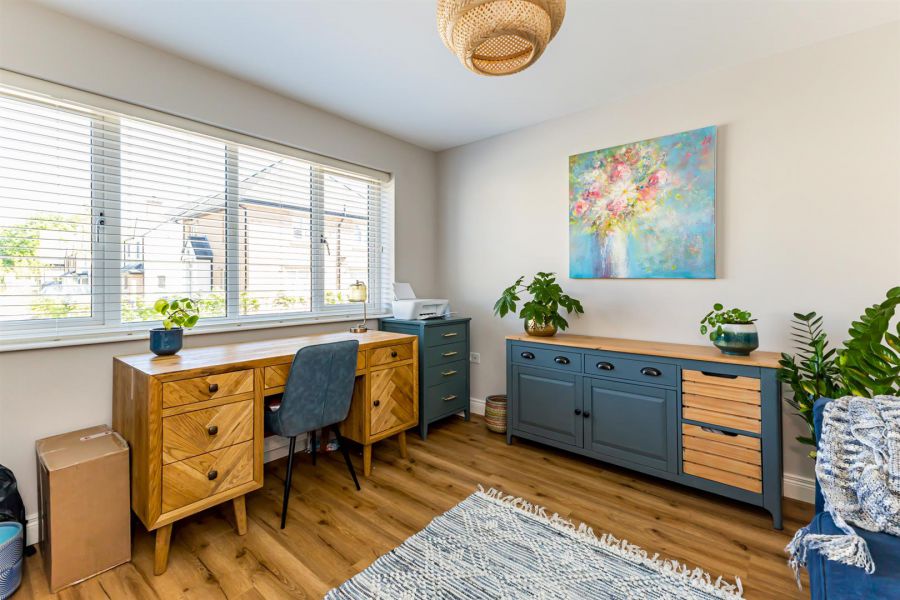  Kendrew, 49 Ashgrove Walk