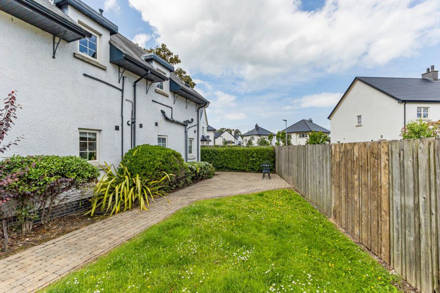 16 Ardnavalley Avenue