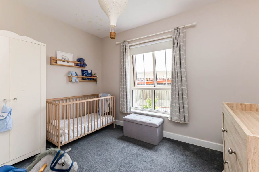 27 Spinners Gate