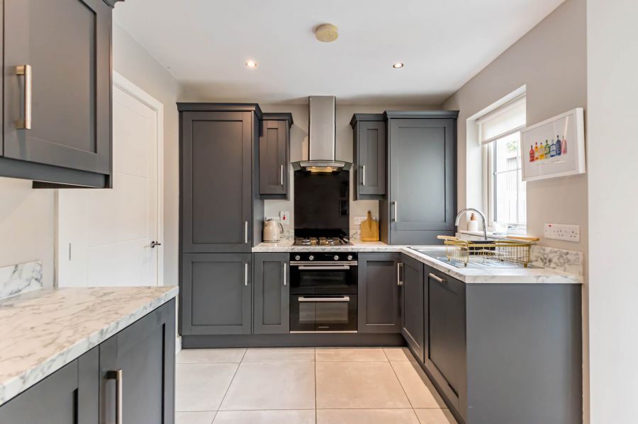 27 Spinners Gate