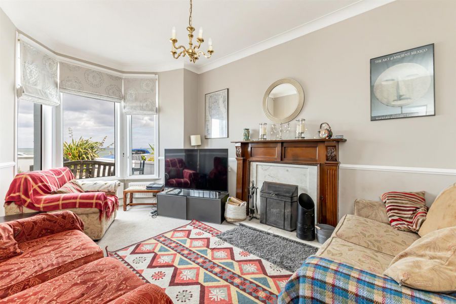 16 Ballyholme Esplanade