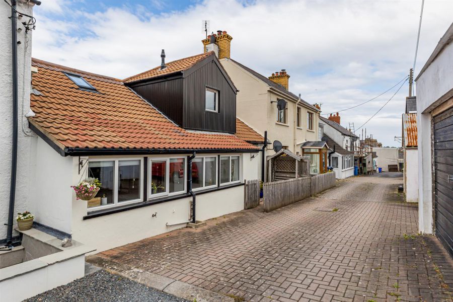 'Thistle Cottage', 25 The Hill 'Thistle Cottage', 25 The Hill
