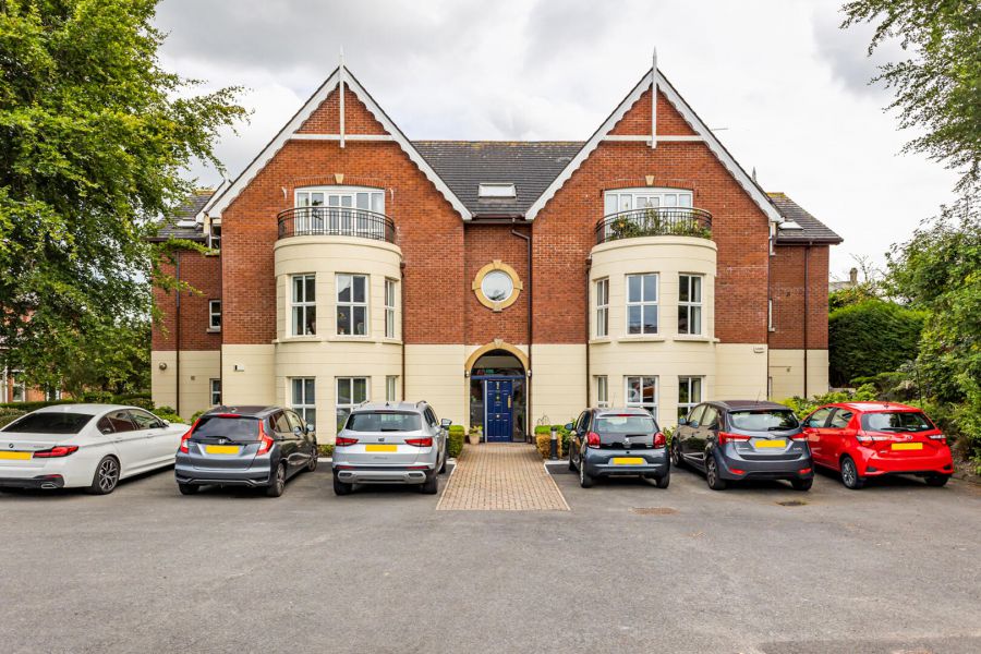 8 Bayside Apartments