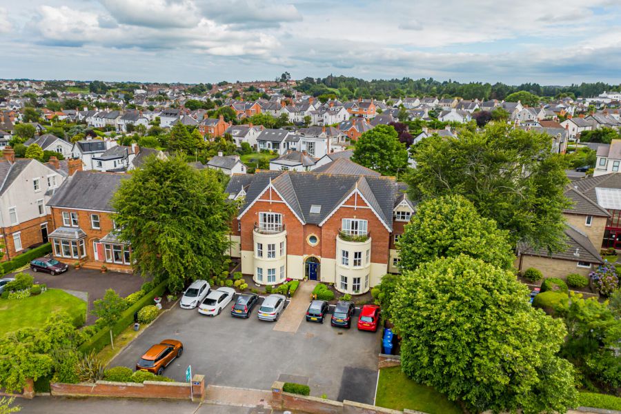 8 Bayside Apartments