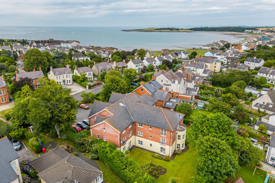 8 Bayside Apartments