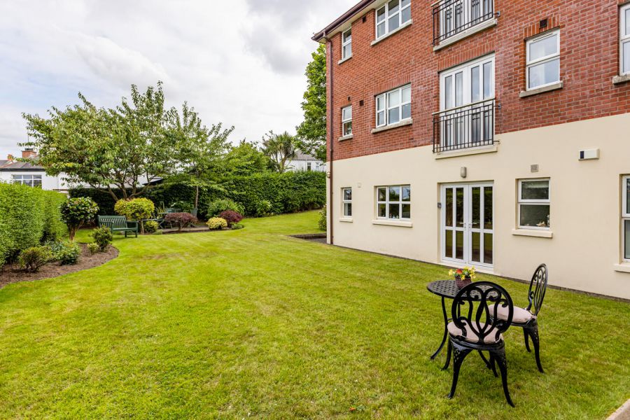 8 Bayside Apartments