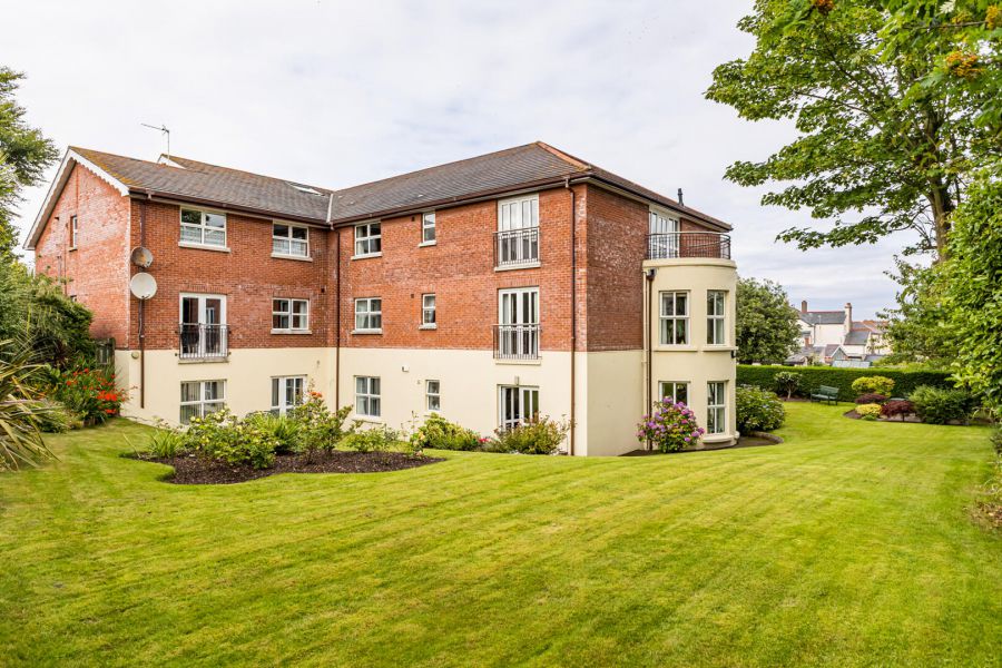 8 Bayside Apartments