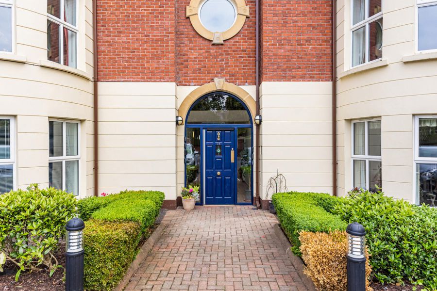 8 Bayside Apartments