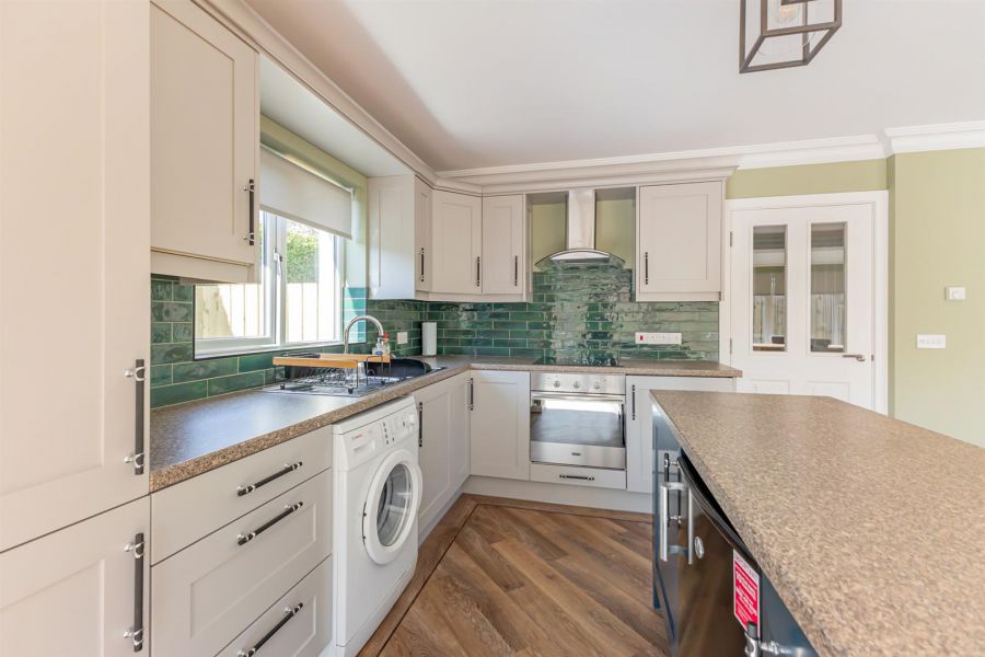 1b Sandhurst Park
