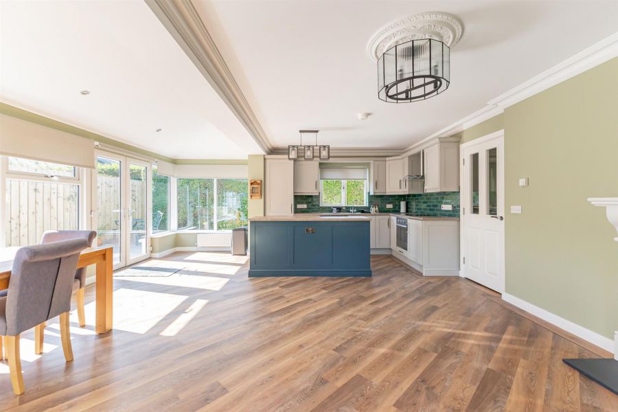1b Sandhurst Park