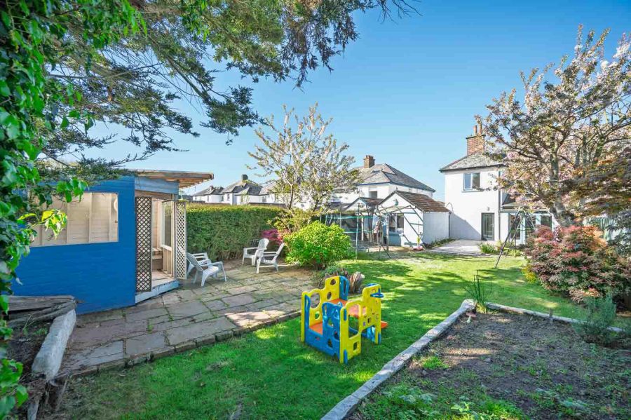 21 Ashley Park