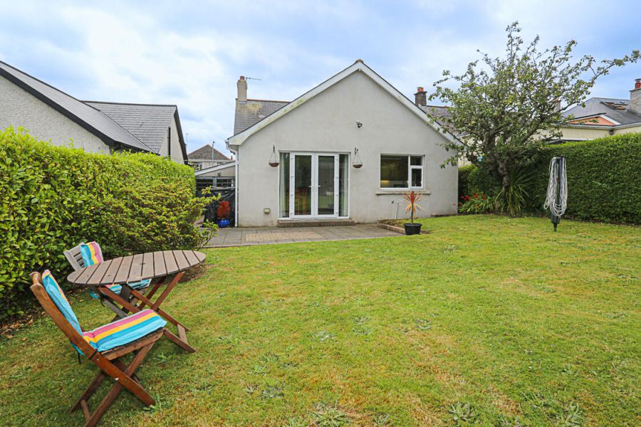 16 Donard Avenue