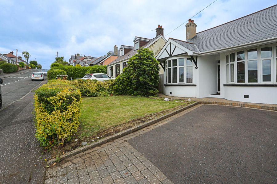 16 Donard Avenue