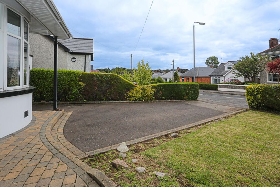 16 Donard Avenue