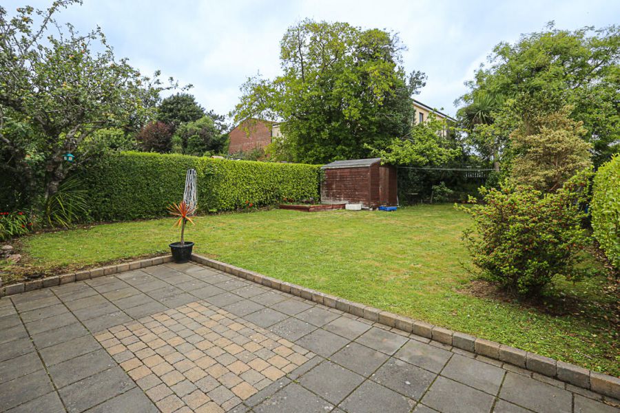 16 Donard Avenue