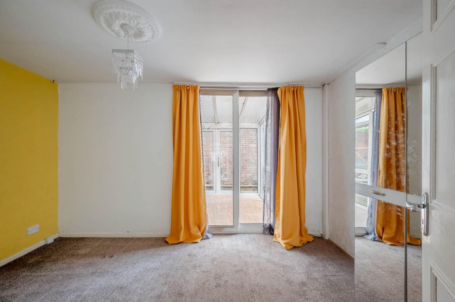 1 Rostrevor Close