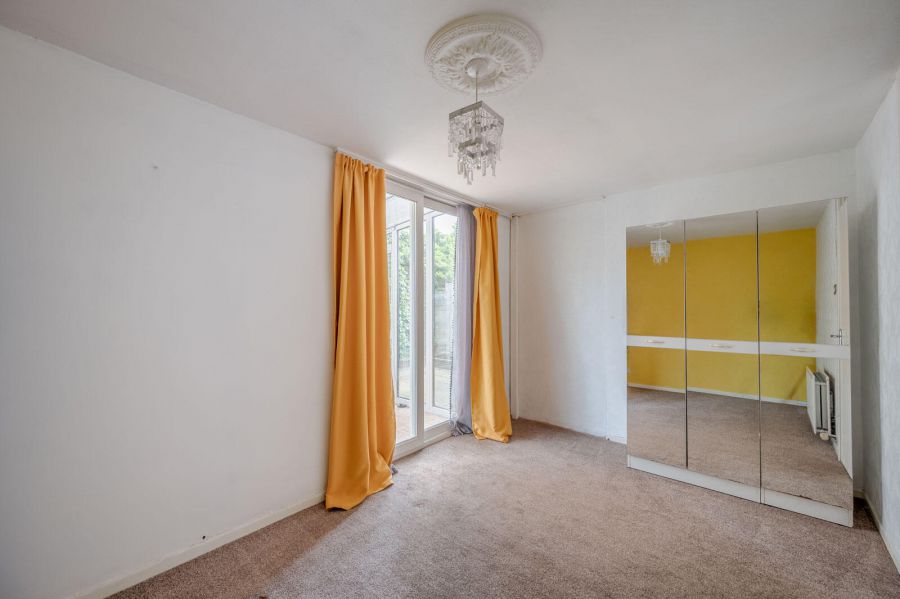 1 Rostrevor Close