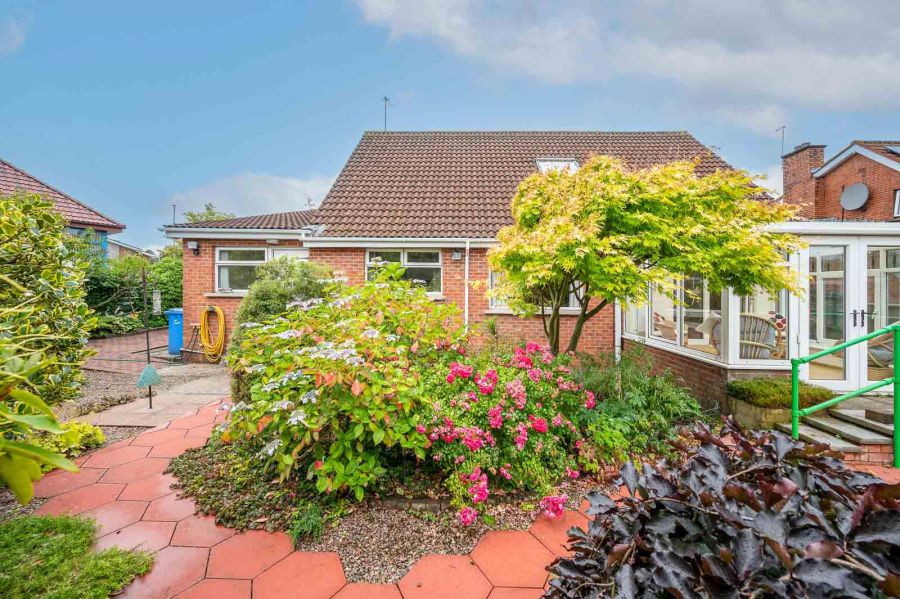 2 Cleland Park North