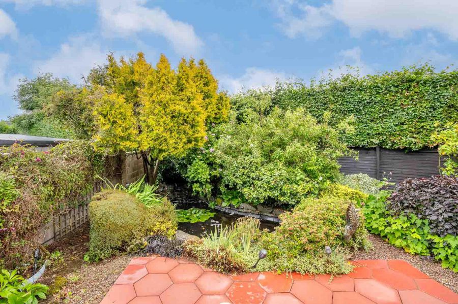 2 Cleland Park North
