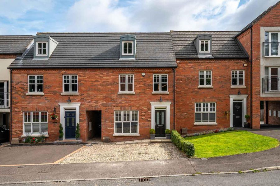 16 Woodgate