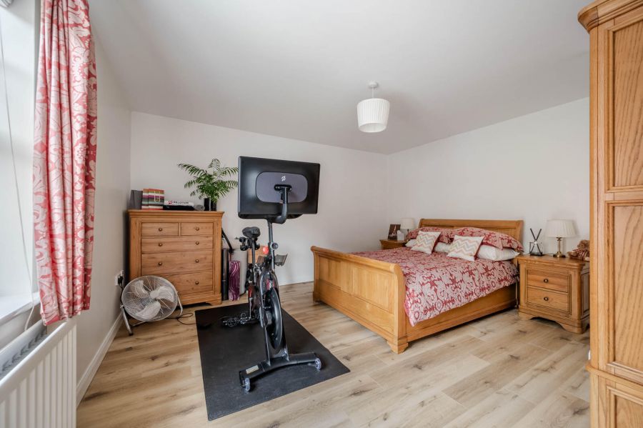 16 Woodgate