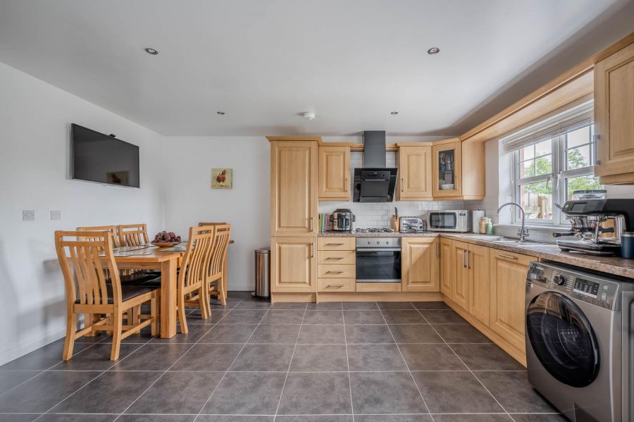 16 Woodgate